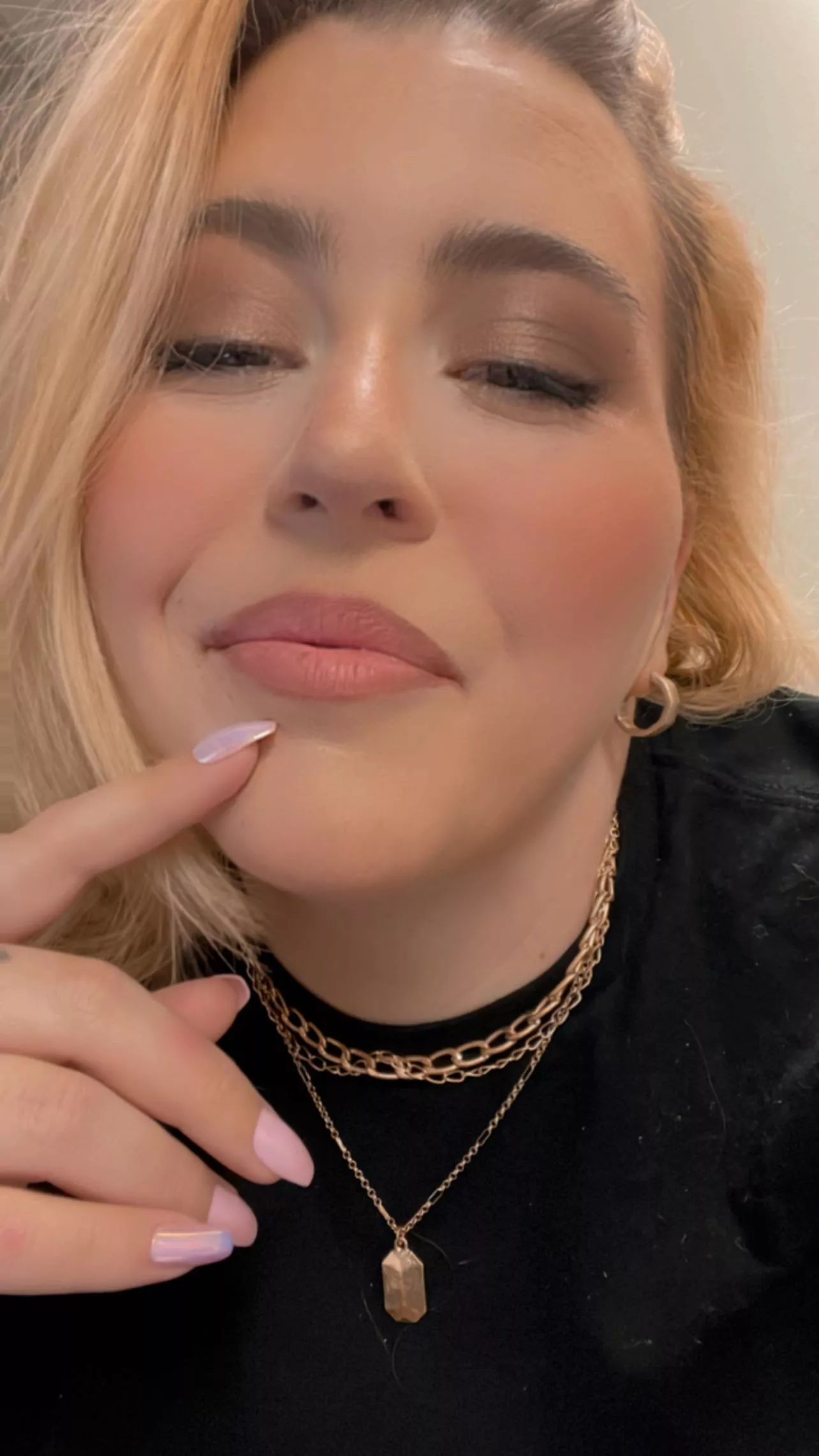 Gooooood morning. What’s your morning routine like? posted by DisobedientAvocado90