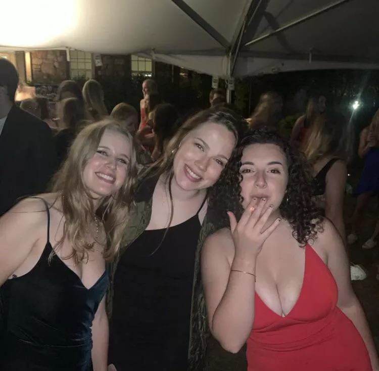 Her friends are jealous posted by ItryIt21345