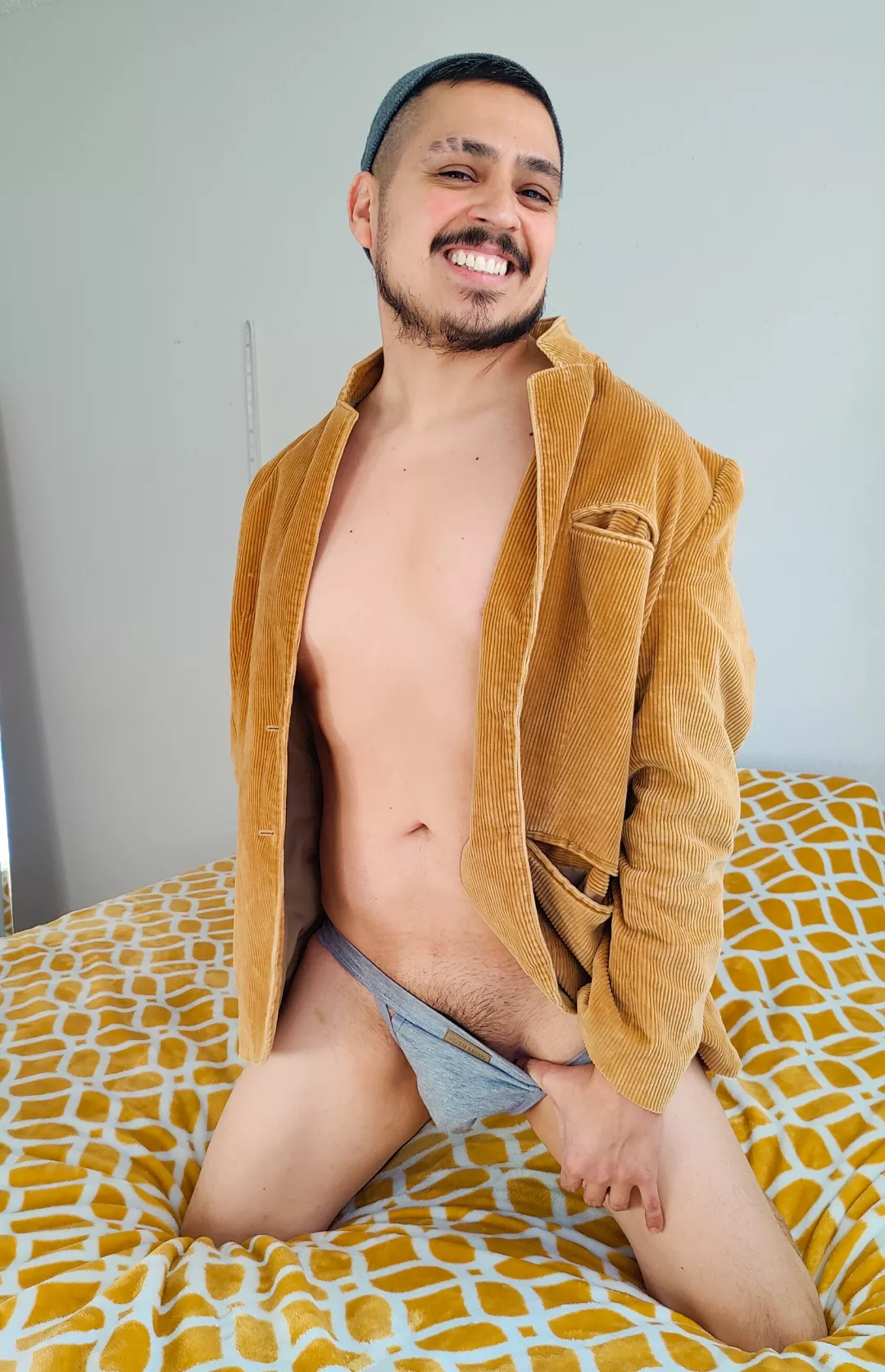 I don't wear anything else. 🙃 posted by Octavio_8