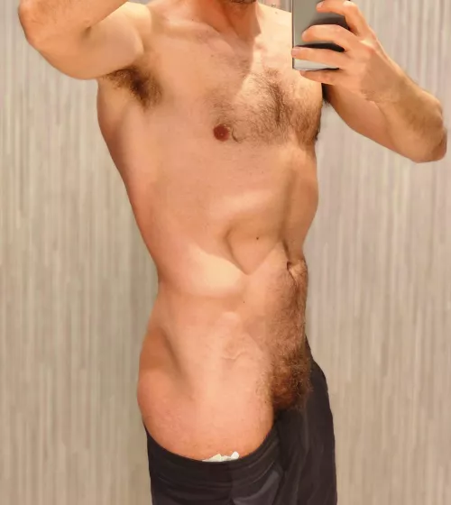 I need ideas for pics, any thoughts? by Hungry_Moose2523