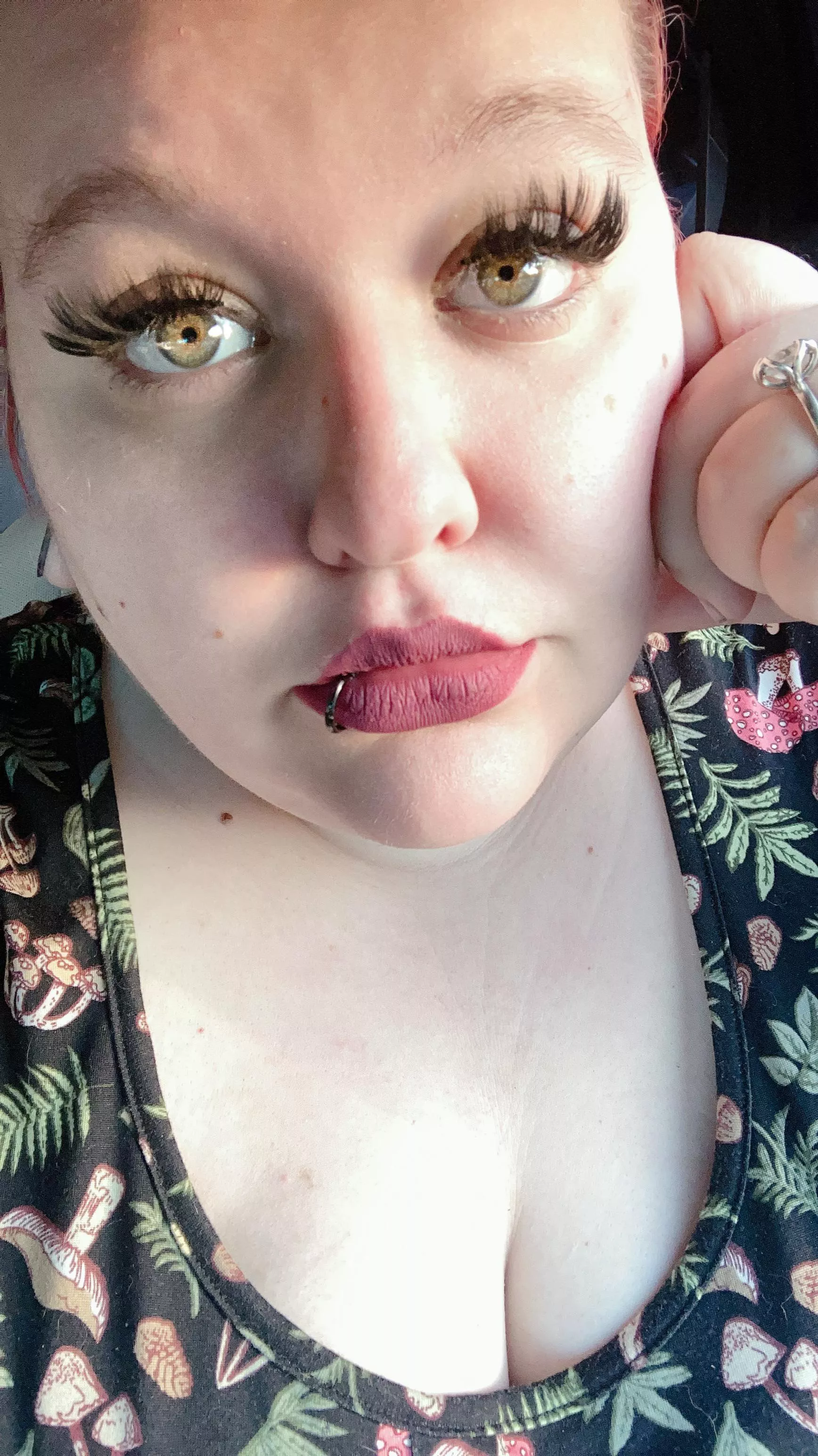 I thought I looked pretty today 😋 posted by Ratherdisappointing