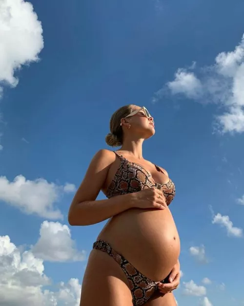 Look at me by AndiBeby