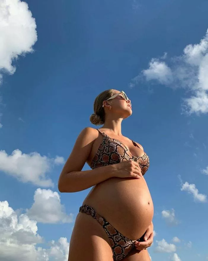 Look at me posted by AndiBeby