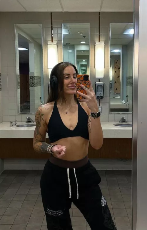 My gym has no women who lift, I need fellow gym ladies! F31 by amyyyloo