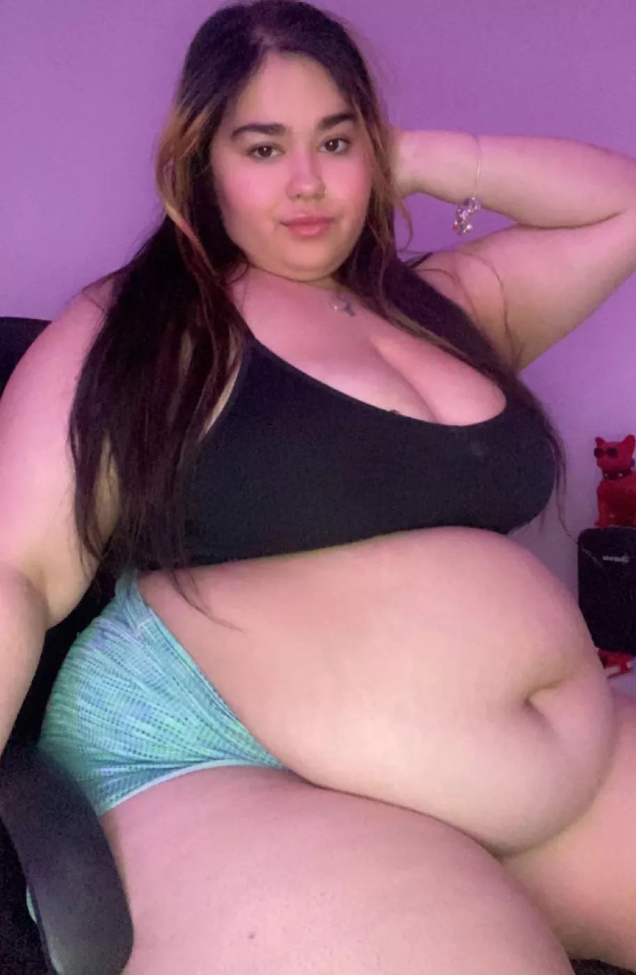 now i even have a double chin 🙈 posted by Professional-Bit8970