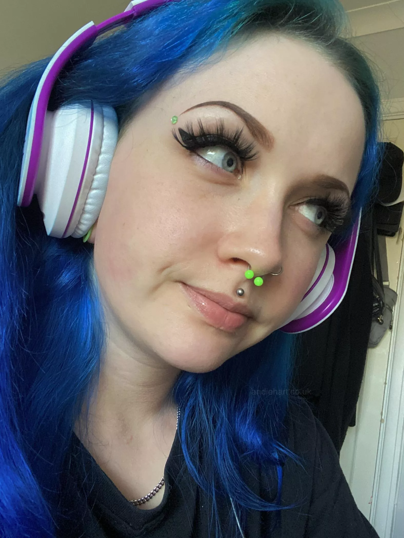 patiently waiting for someone to fancy me 🥺 posted by AndieHart98