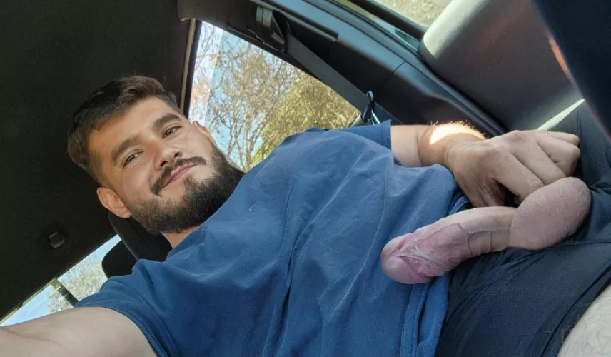 Peek your head through by thebigcheese50