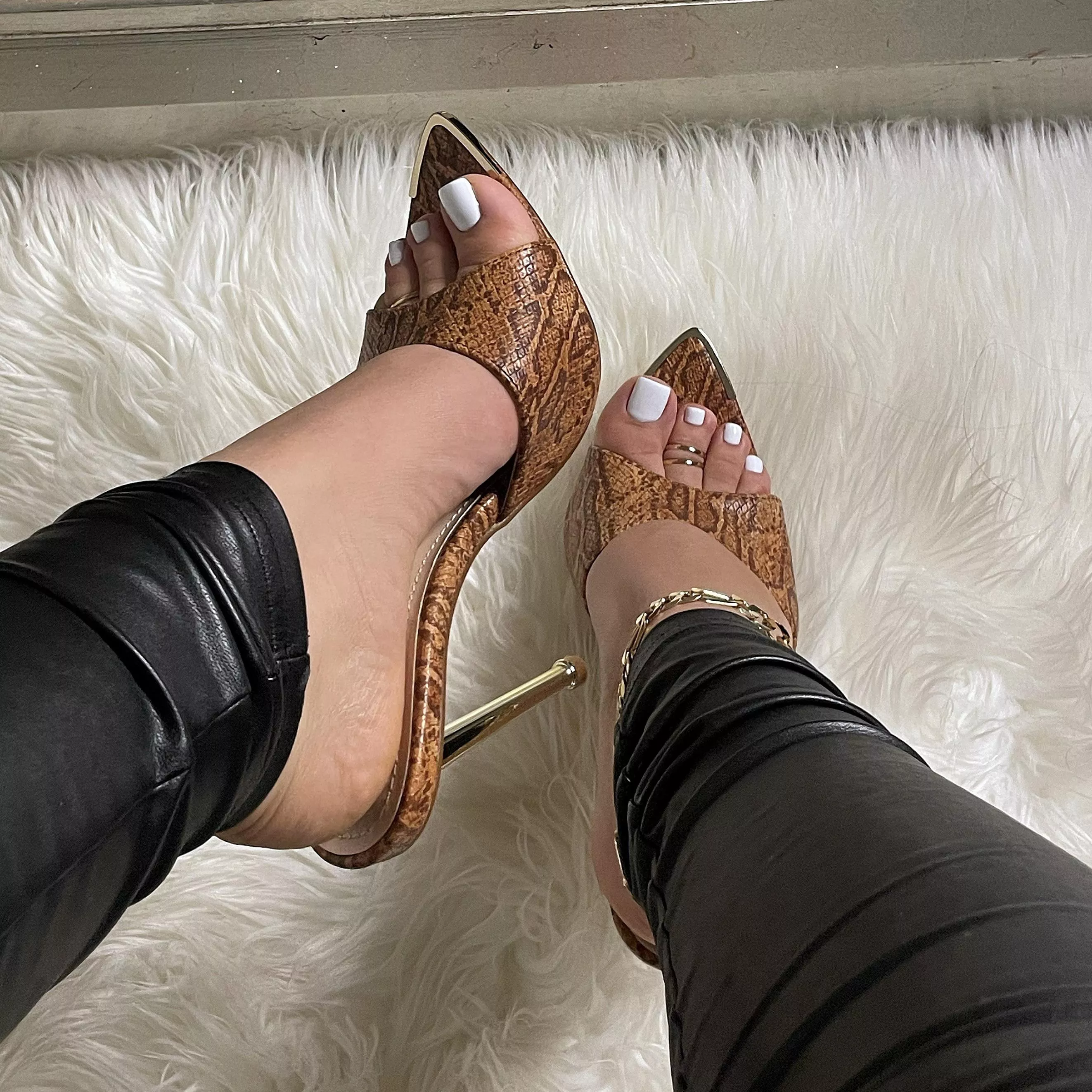 Snakeskin miles ✨🤍 posted by officialsoleybobbie