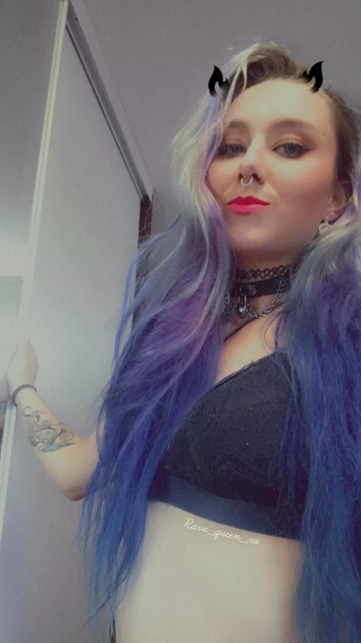 Submit 🖤 [f] posted by Rave_queen_xo