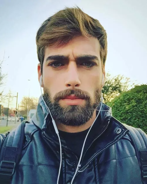 Taken from a cracked S9+ on my way to work 😅. Also, I can't live without wired headphones. I miss them tangling in my bag and buying another pair the next day. by Lorenzo7891