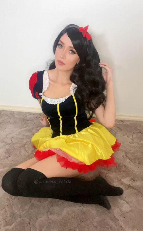 These socks are the perfect addition to my Snow White cosplay by Princess_Ze1da