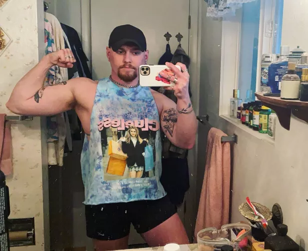 This summer I don’t need boys 💔 I need bigger biceps 😇 by aby_ryn