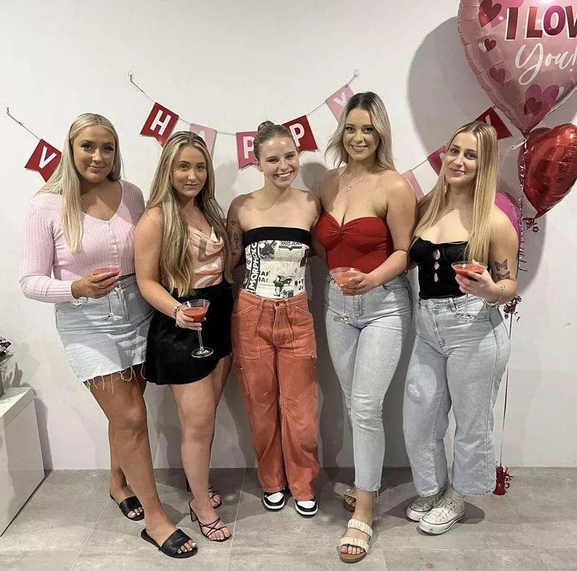 Valentines Girls posted by TheEffecxx