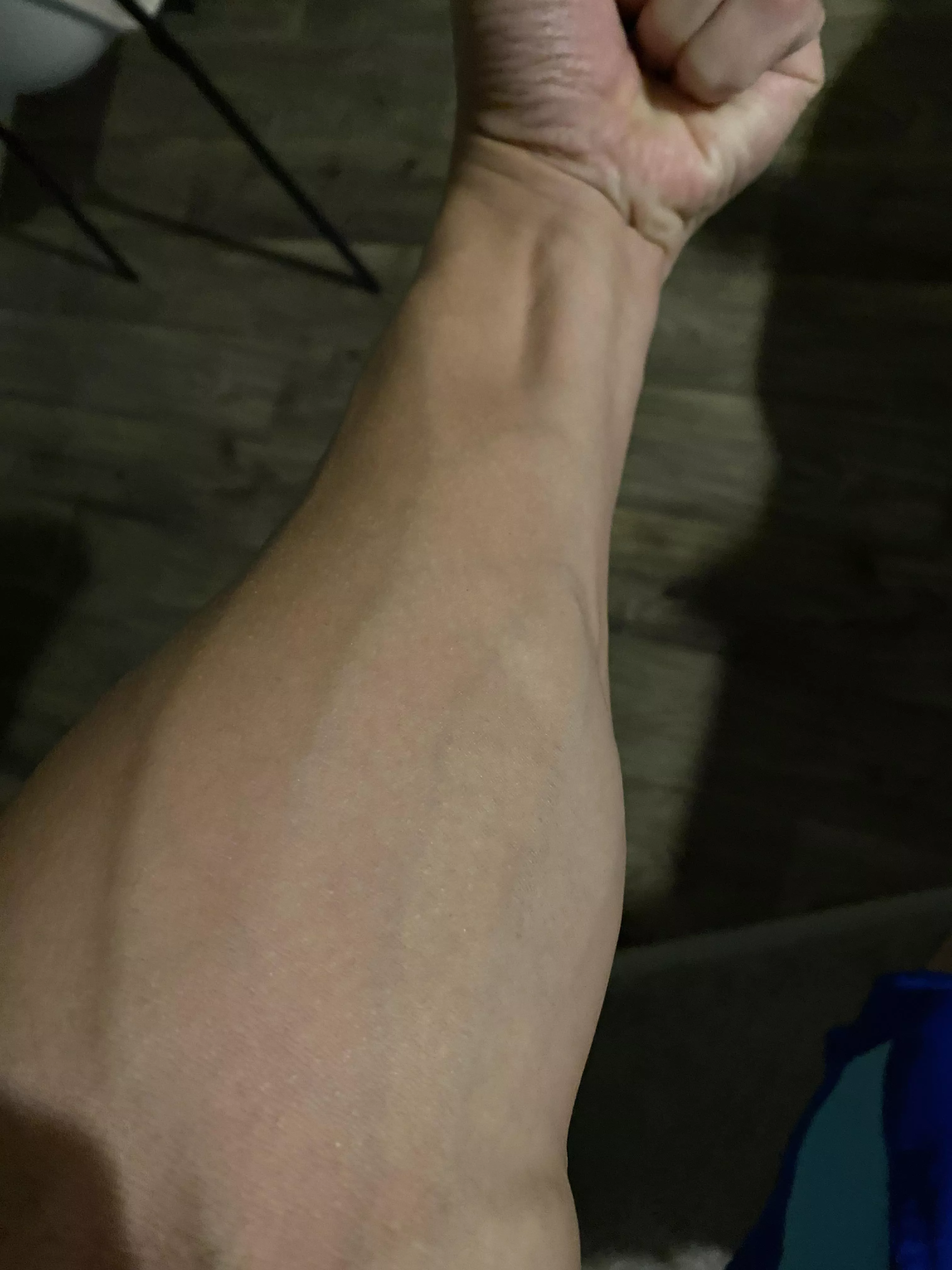 Veins really pop when I workout! Wanna feel? posted by TrainerRay85