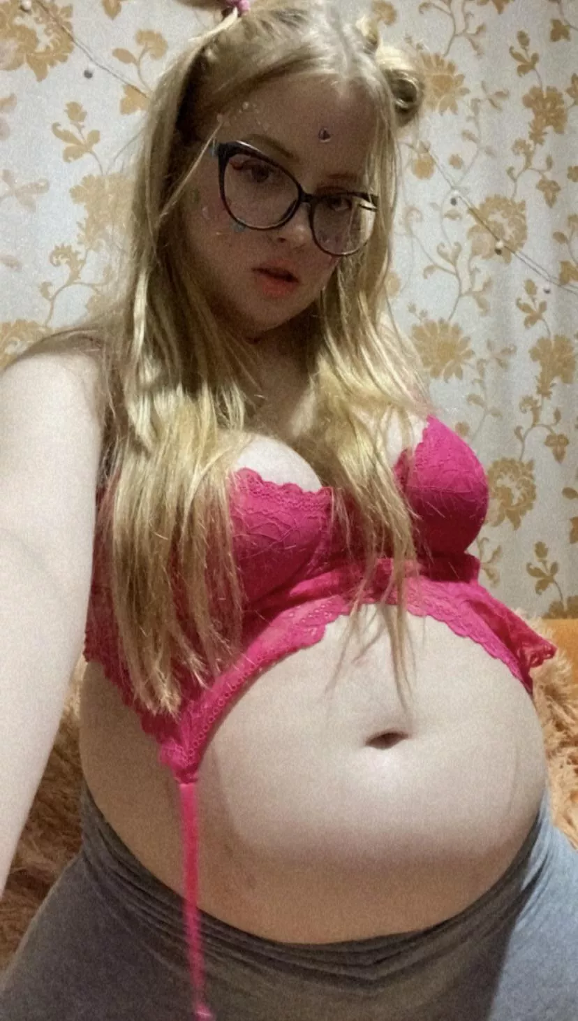 Who have big belly too? posted by liiiiiiissa