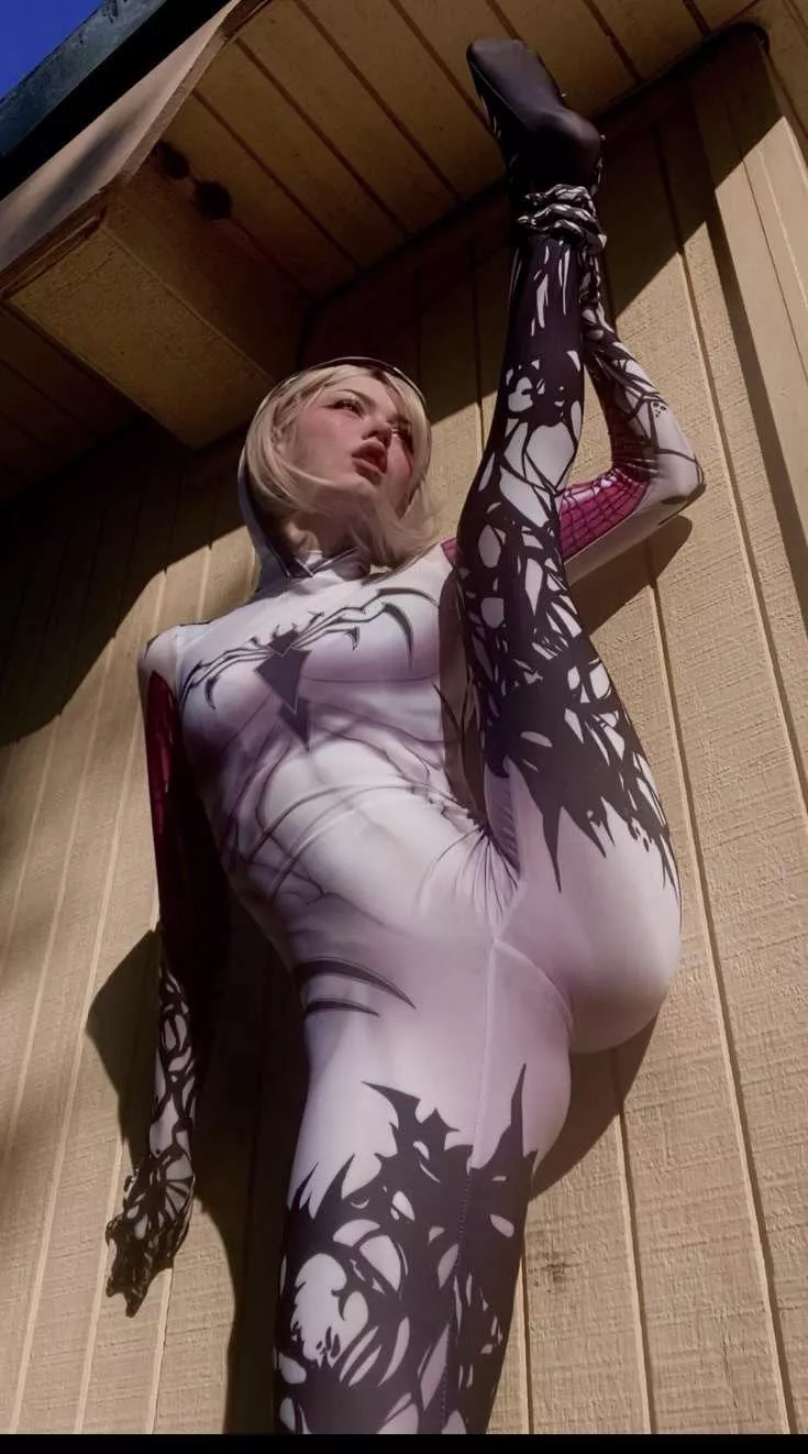 You know I’m your favorite flexible little slut 😘 posted by Cinnamarollslut