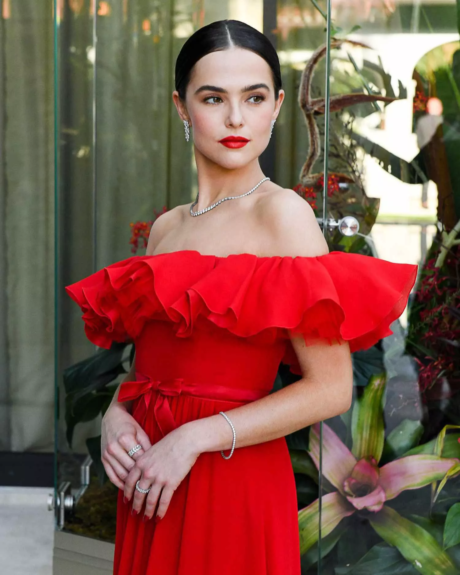 Zoey Deutch. posted by FormerFruit