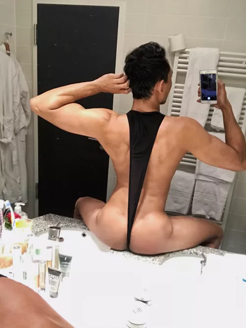 Am I wearing it right? by mangoricesticky