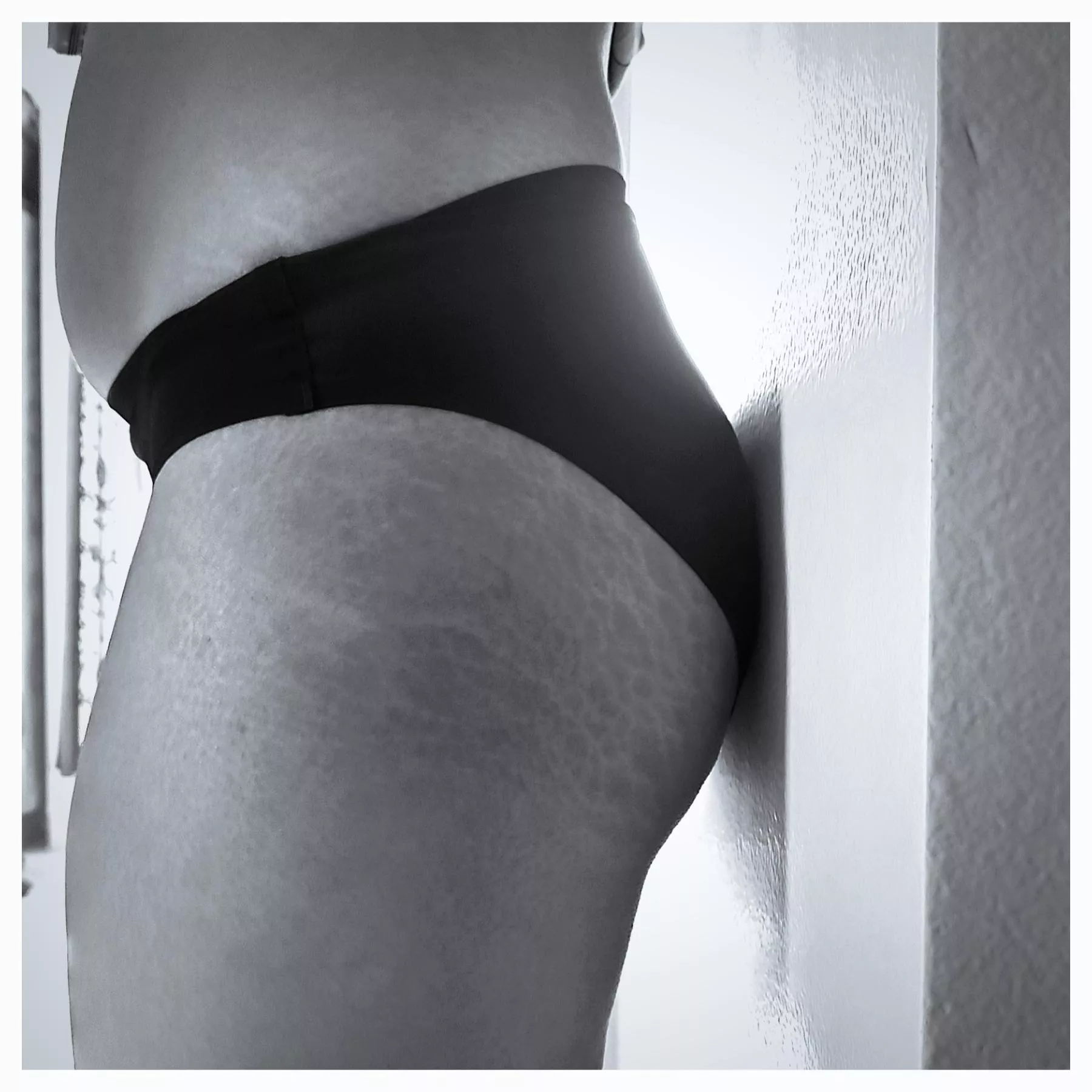 BnW... [F] posted by Nimble_Couple