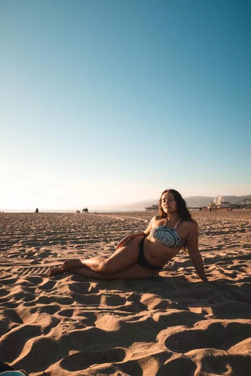 Curvy on the beach by katyhedges