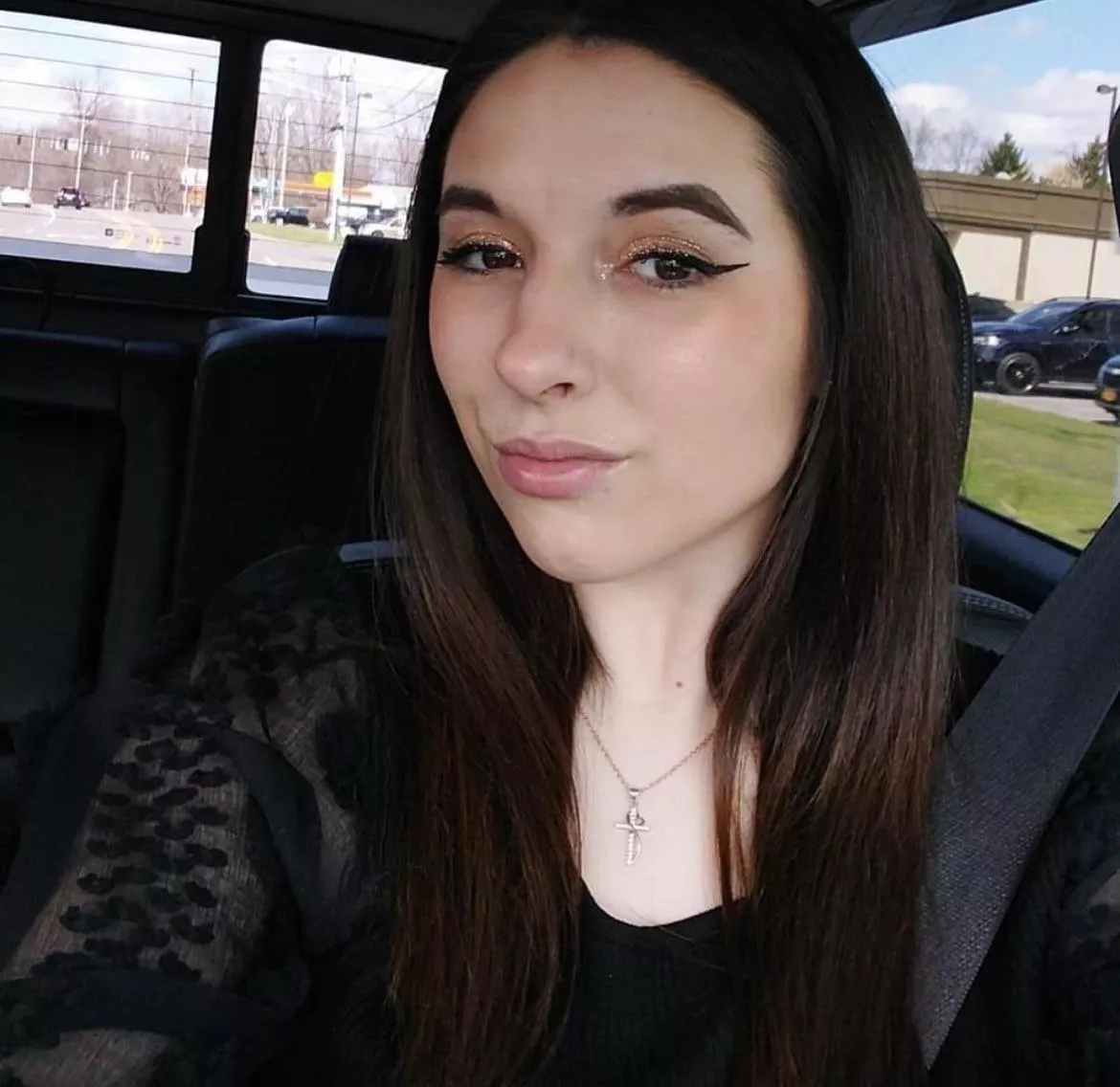 F21 My parents keep telling me I ‘look like a pornstar’ posted by Pm_me_jiggly_booty