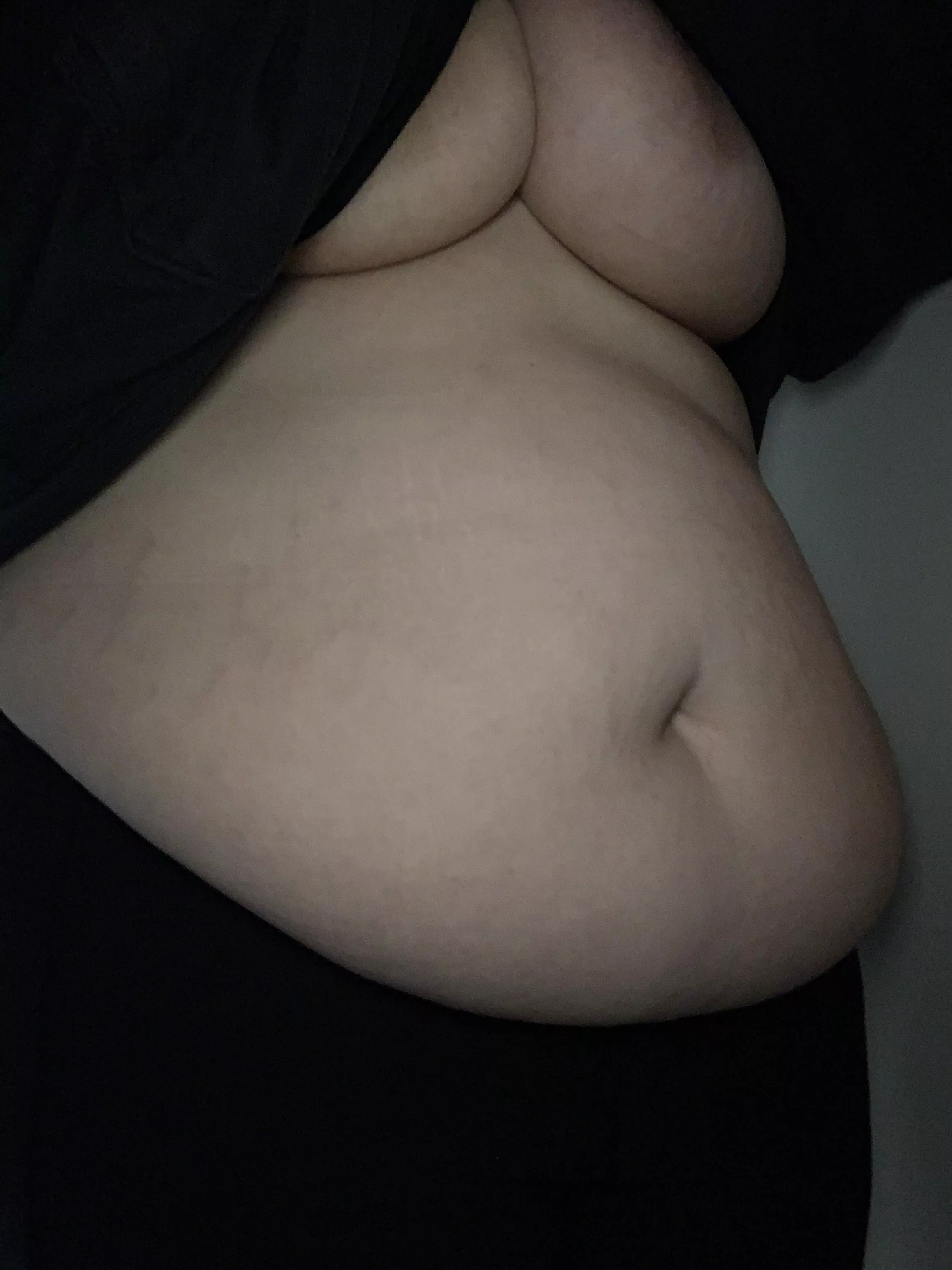 Getting so heavyyyy 😍 posted by Barbiehungry