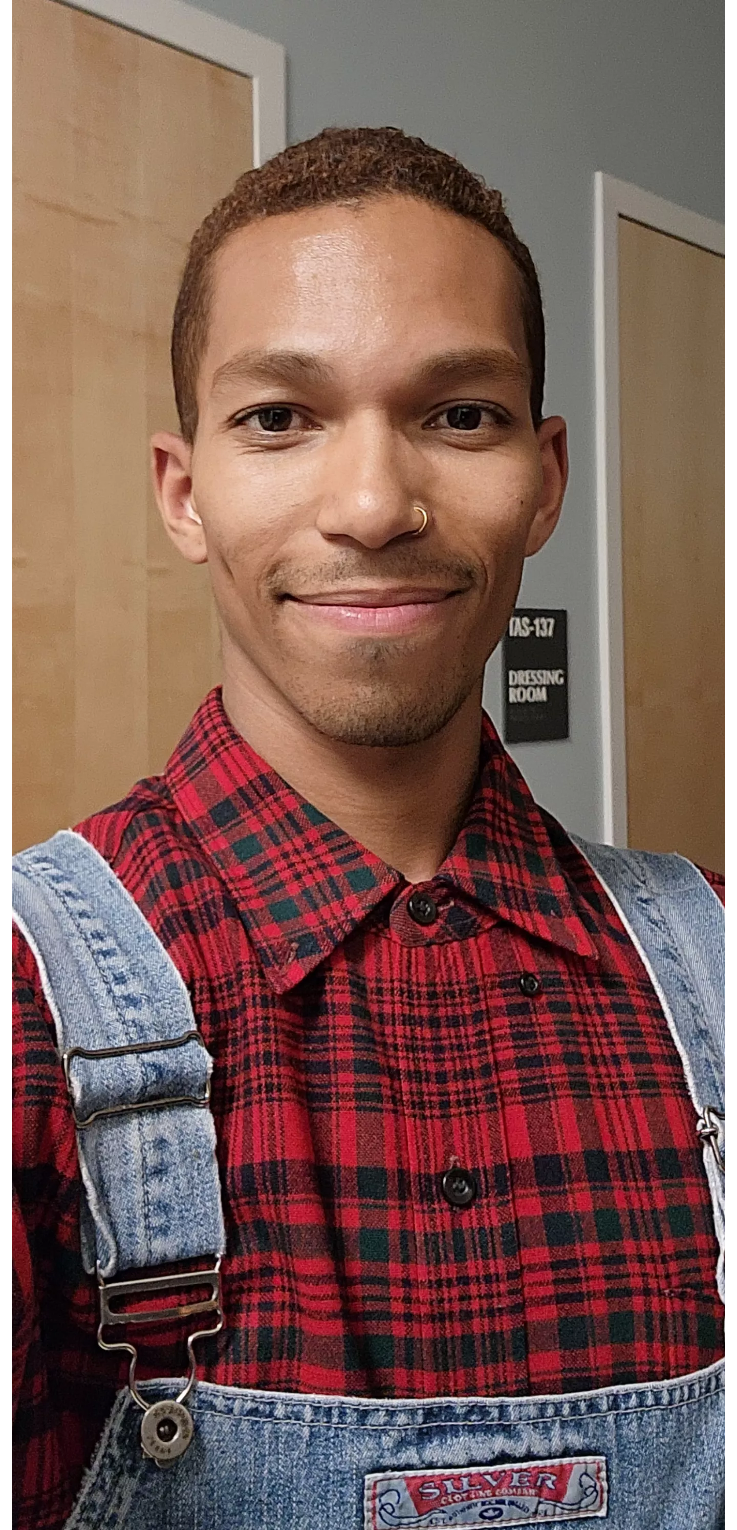 Happy Friday 😊 posted by GoldenHollywood