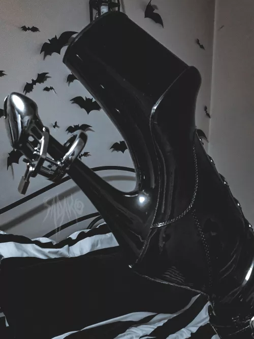 I'll take that key off your hands. by SadistSadako