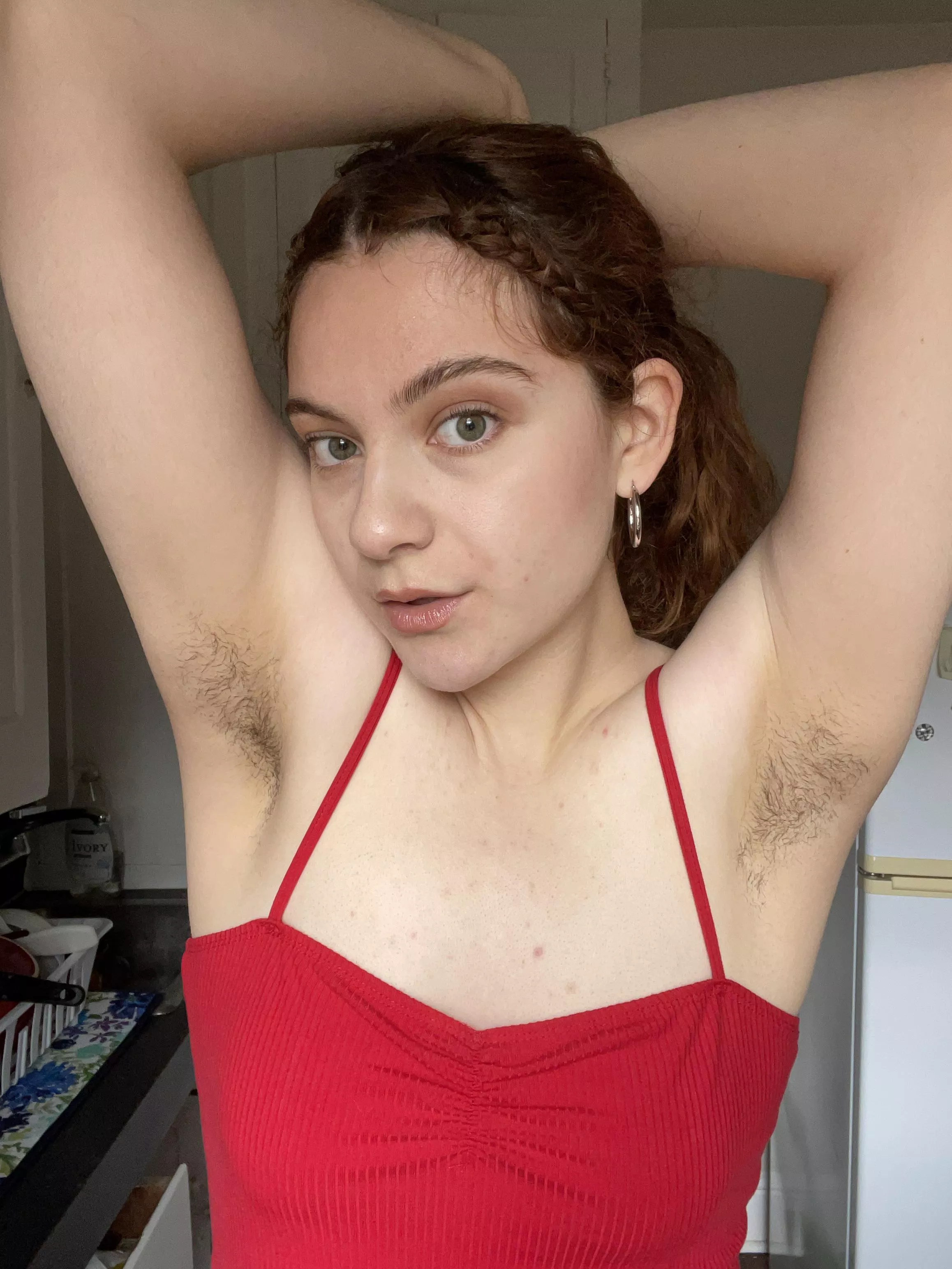 Isn’t red the sexiest color? ♥️ posted by kittenmeowned