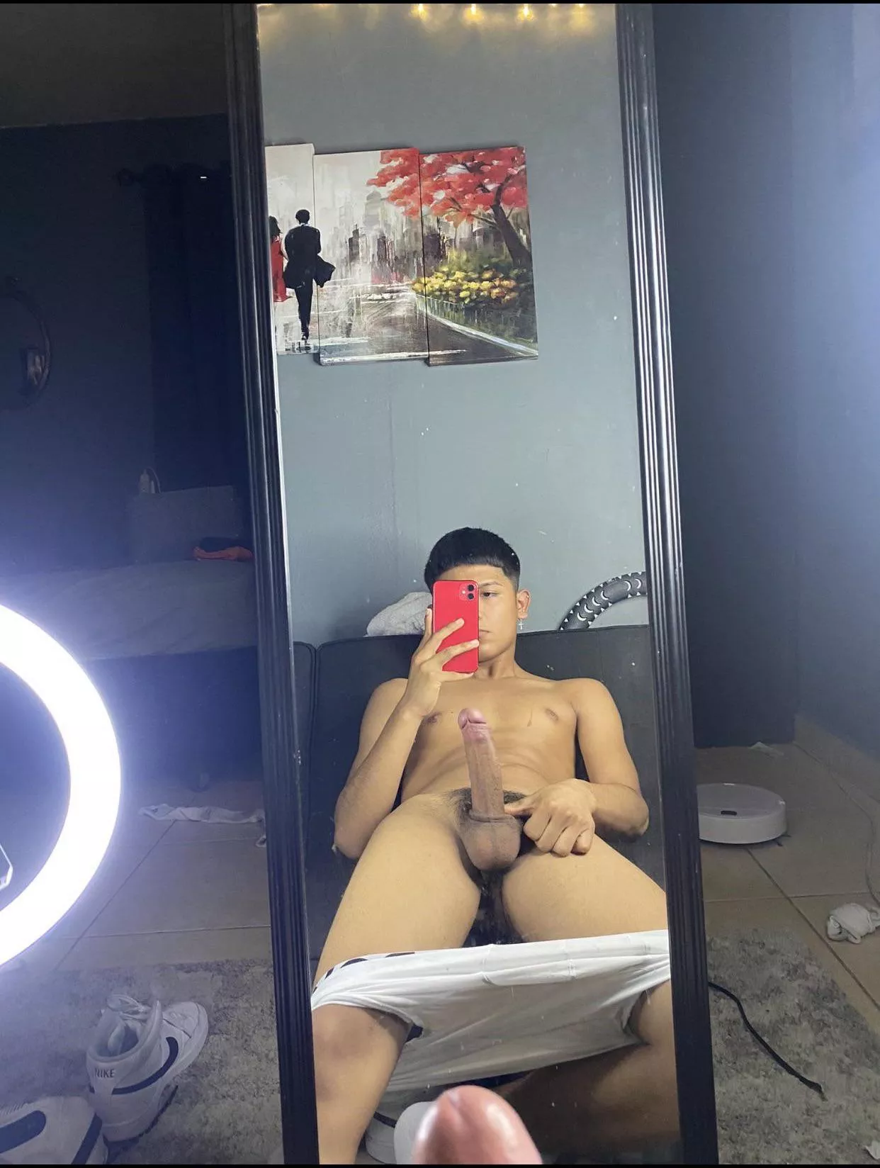 Looking to stretch a hole 😈 posted by TheonlyodiOF