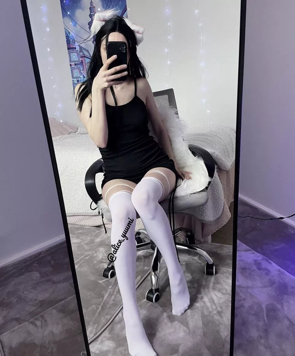 Pet me daddy posted by alice_yuumi