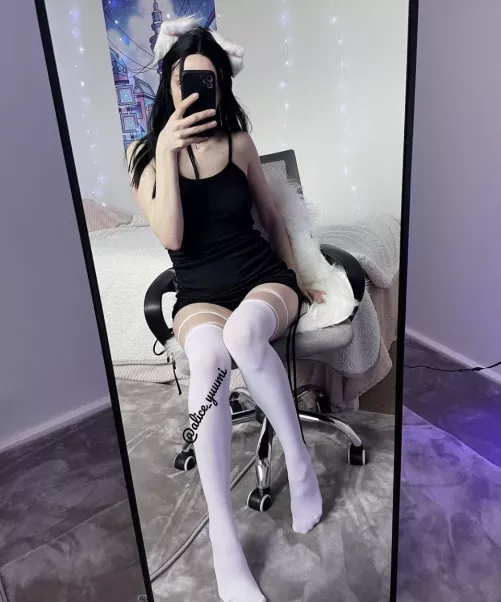 Pet me daddy by alice_yuumi