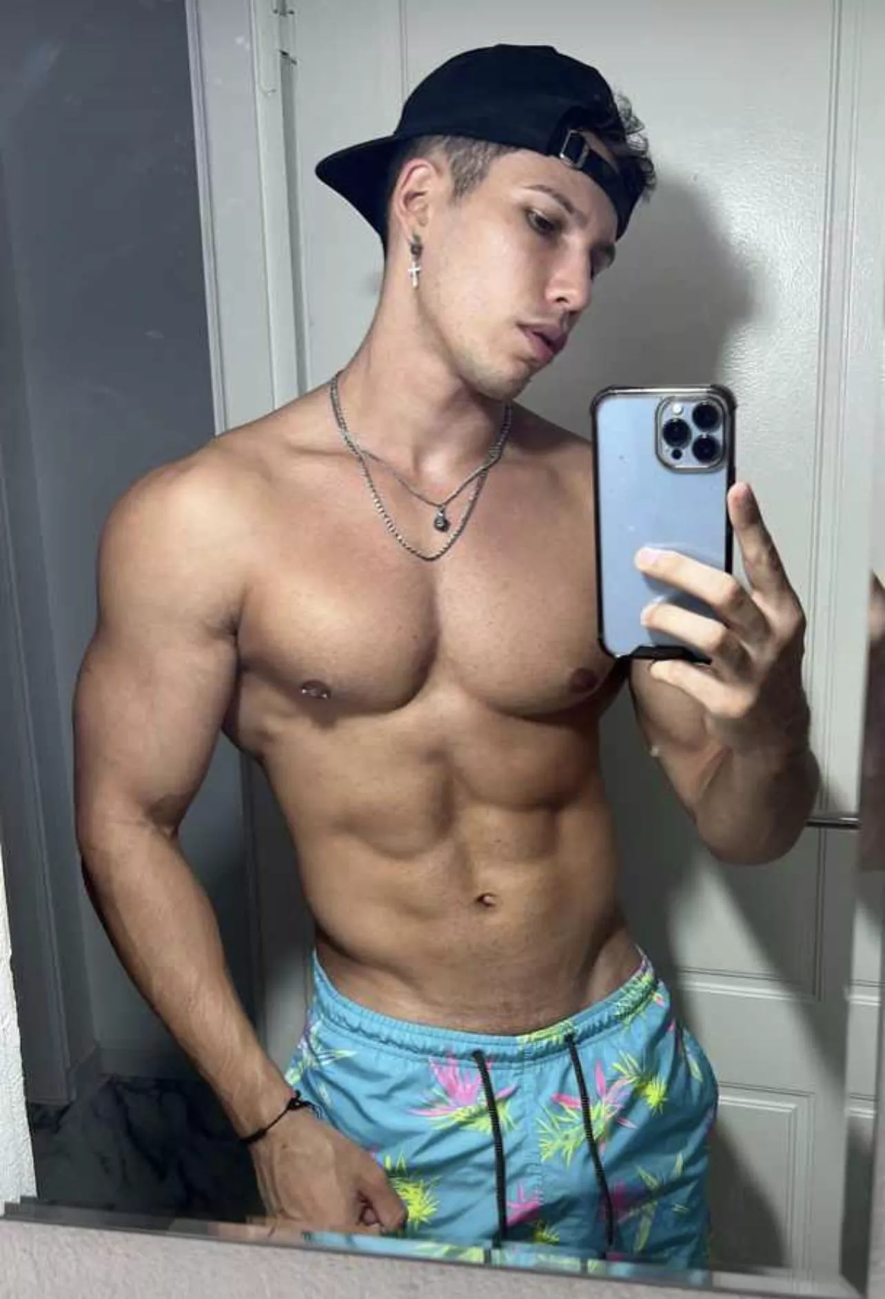 See more? 🥵 posted by Maurifitness