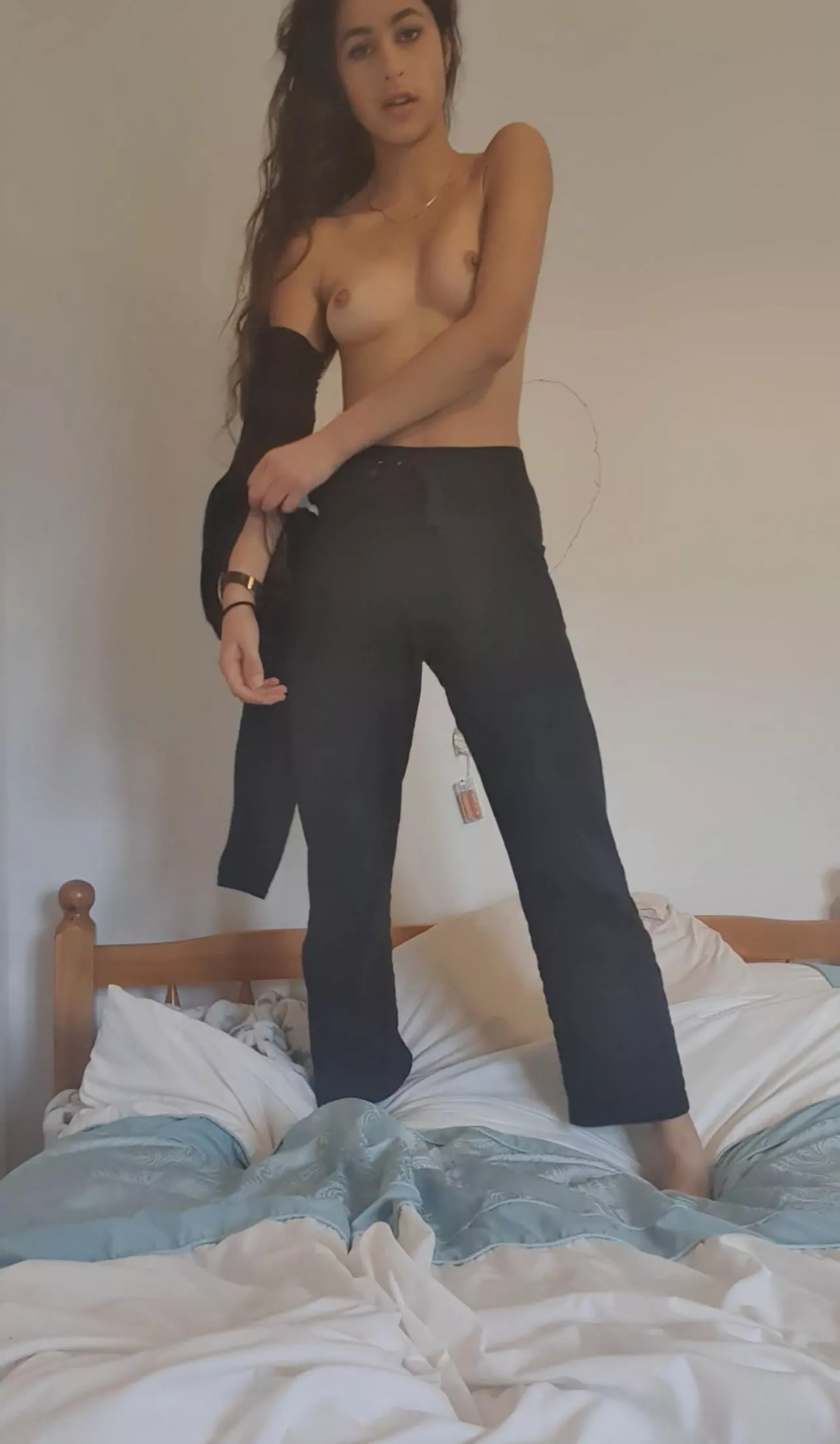 Very horny this morning posted by zeemeere