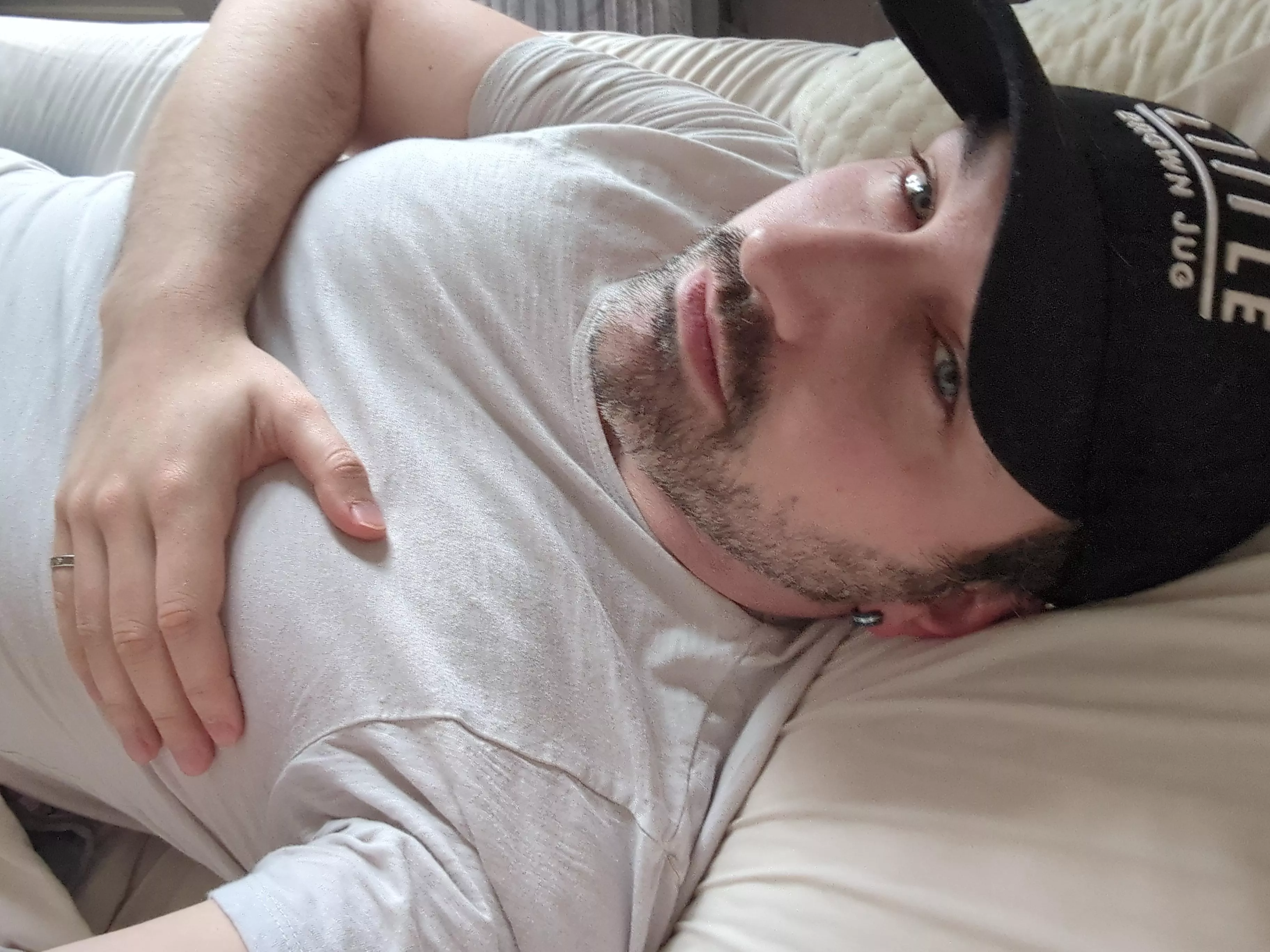 We made it to Friday! It's gloomy outside though, do I have to get outta bed for work? posted by spruceflapjack