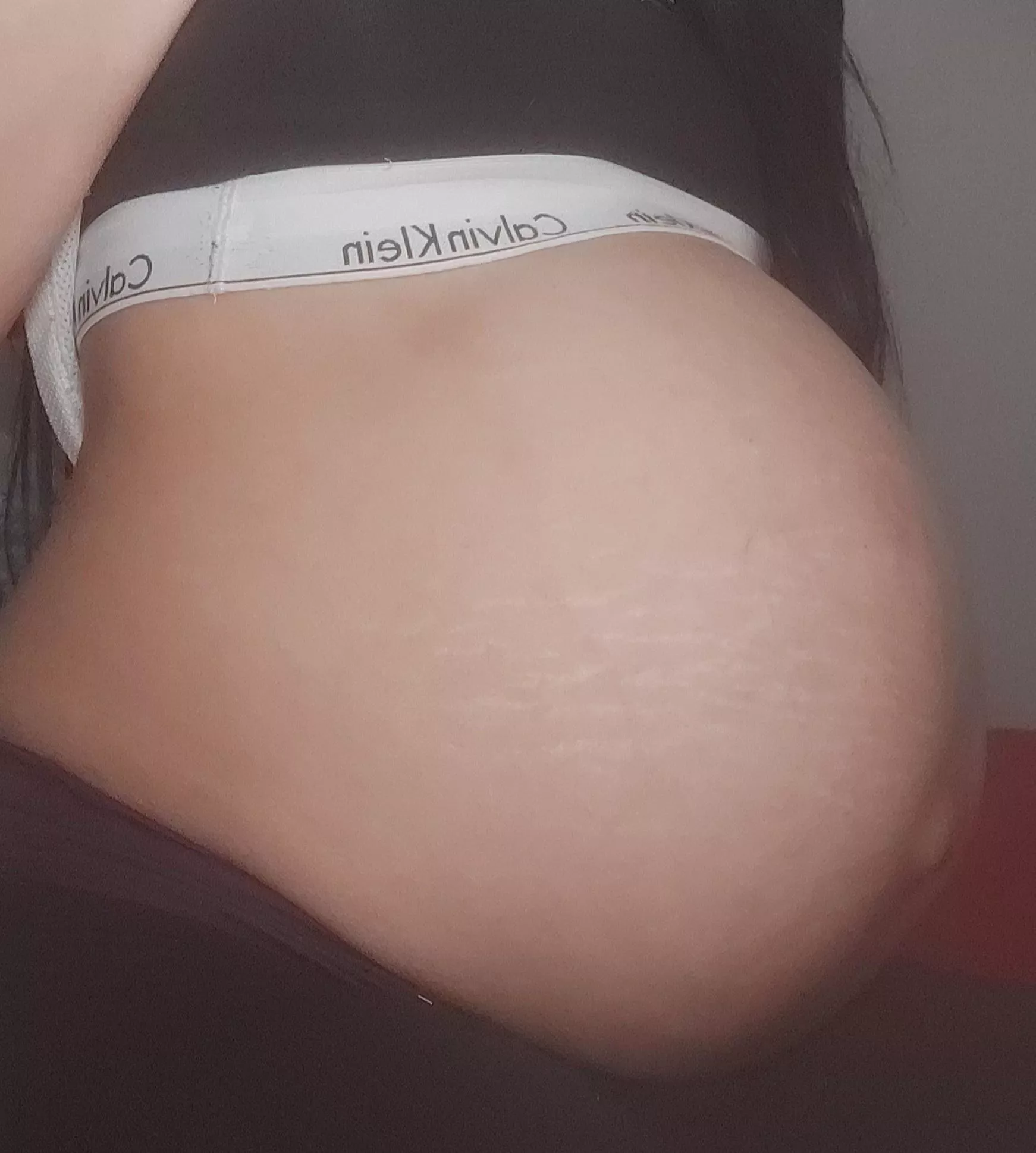 Week 37 is just around the corner to explode 🤪. You caress my beautiful belly 😍 posted by Nikkigous