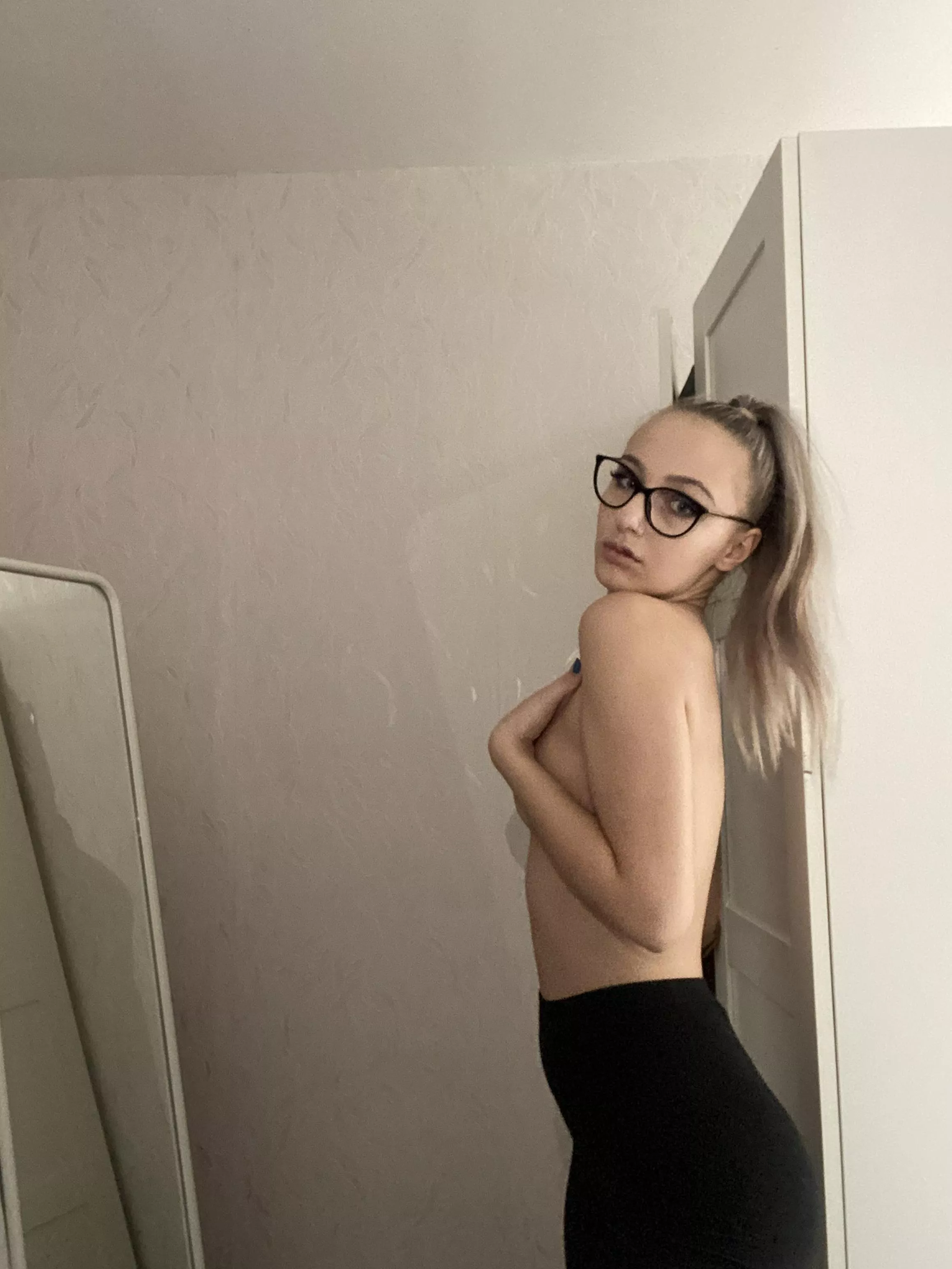 Whoever reacts gets a nude (instant) posted by ReynaAllman