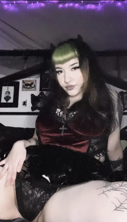 Your succubus 🖤😈 by SpookyHailey__