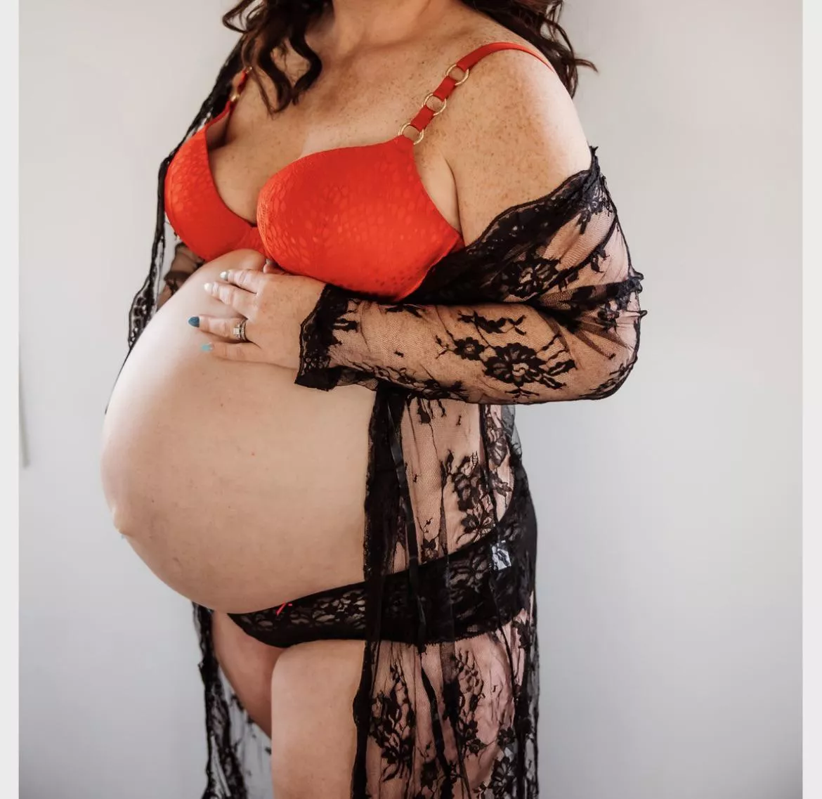 34 weeks... who wants to fuck me? posted by wisconsinmilf