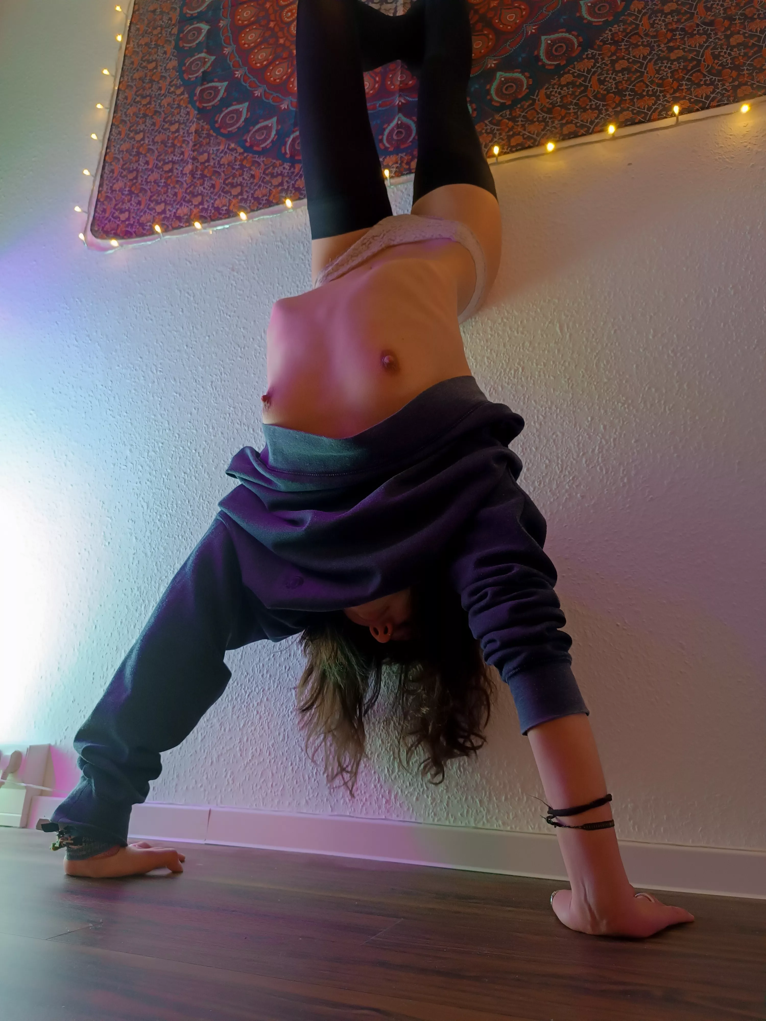 Acrobatics posted by MalBeehave