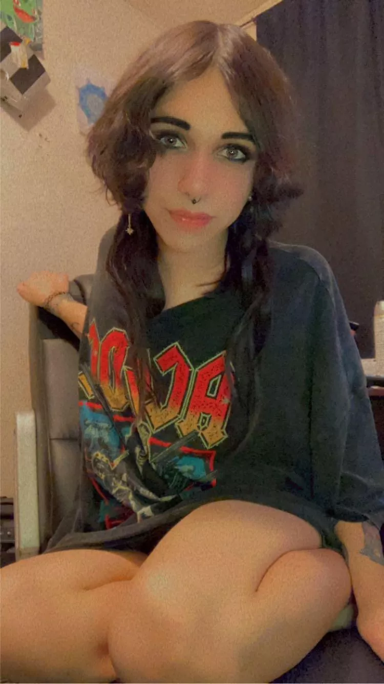 Am I good at being a boy? 🖤 posted by autumnsnow612