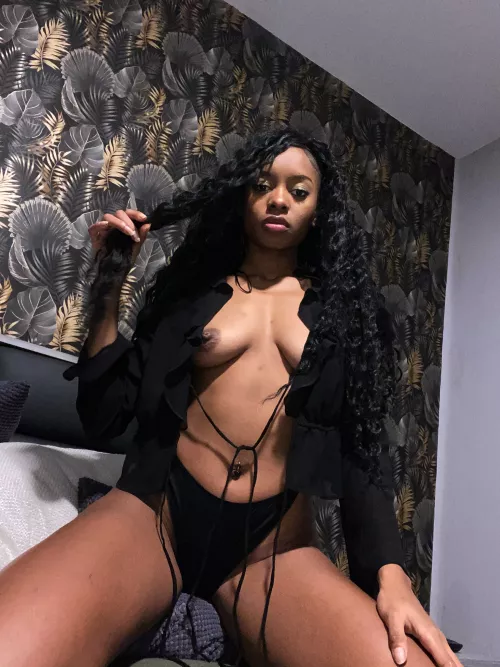 Are you ready to worship this Colombian goddess? by ishutyn