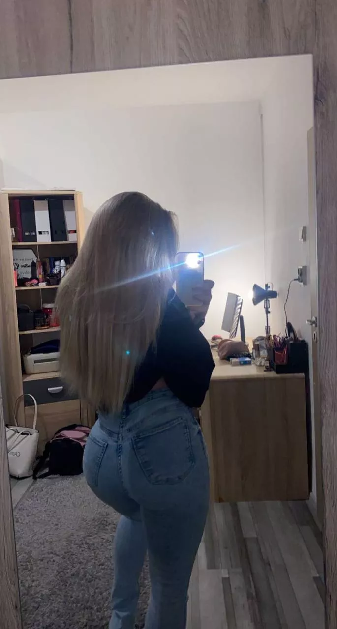 Blondes definitely have more fun posted by shabbyprecinct