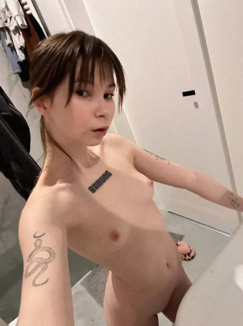 Feeling horny from early in the morning by starkbloody11