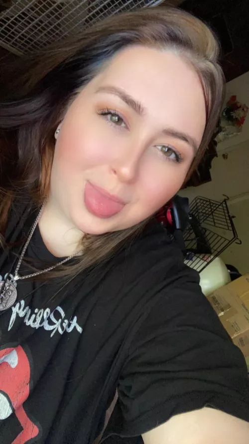 first post 🥰 hellooo 😘 by miacloverxx