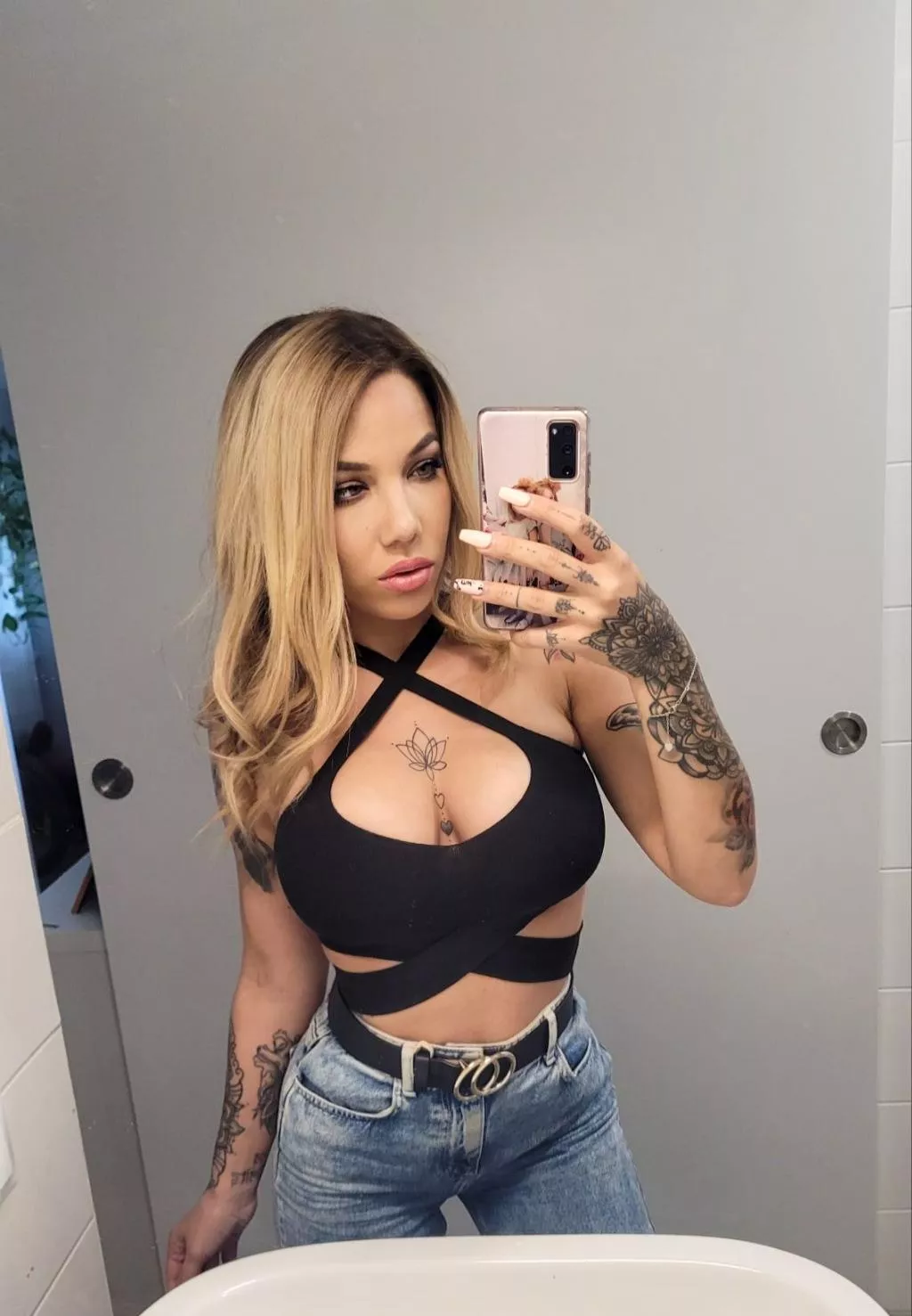 Happy Friday Night posted by EmilyPoisonX