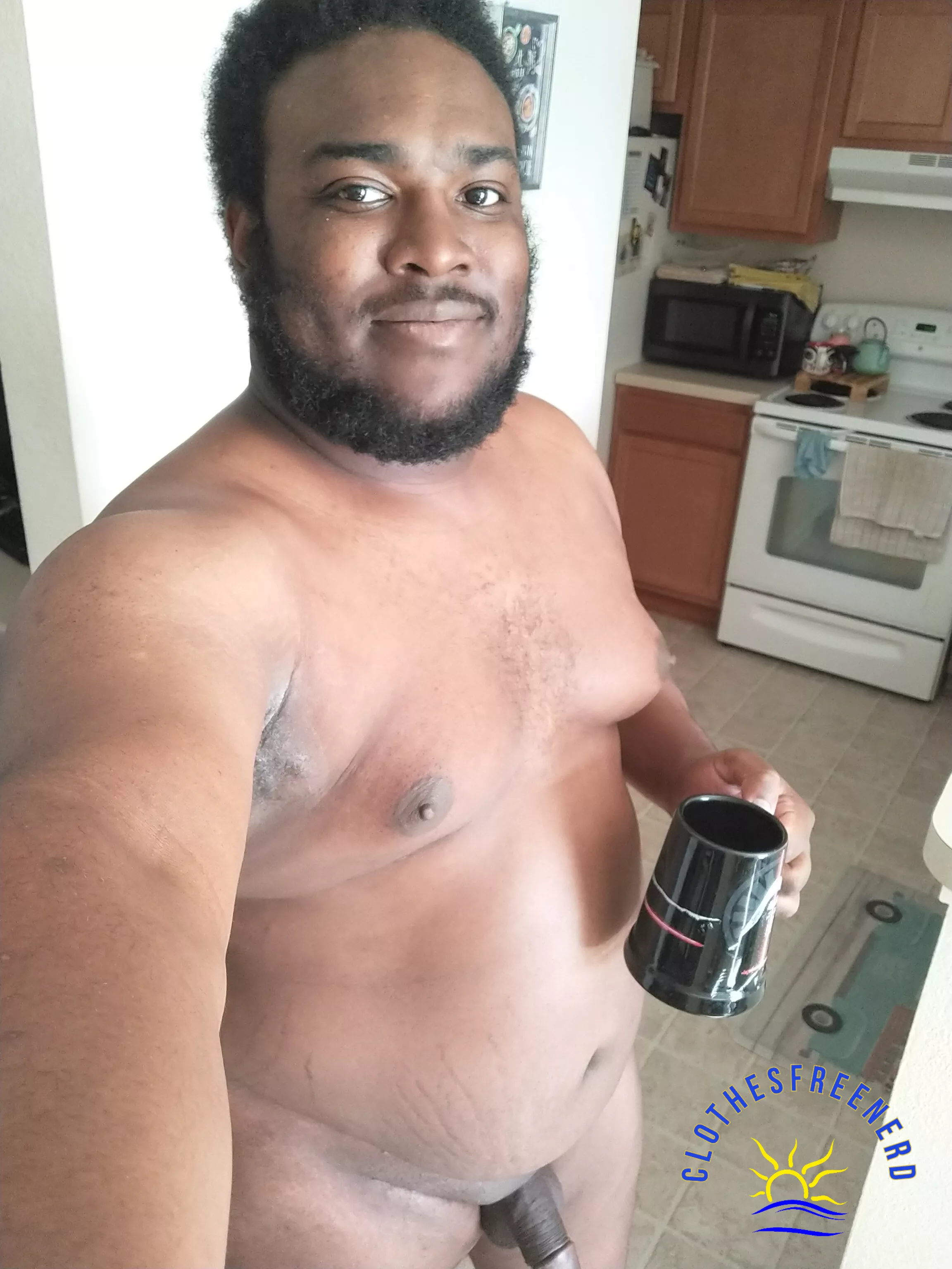 Happy Saturday! Starting it up and getting it going this morning! Hope nothing but peace and positivity for your weekend ahead ✌🏿😎 posted by clothesfreebrotha