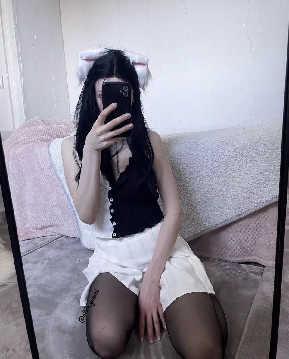 Headpats needed posted by alice_yuumi