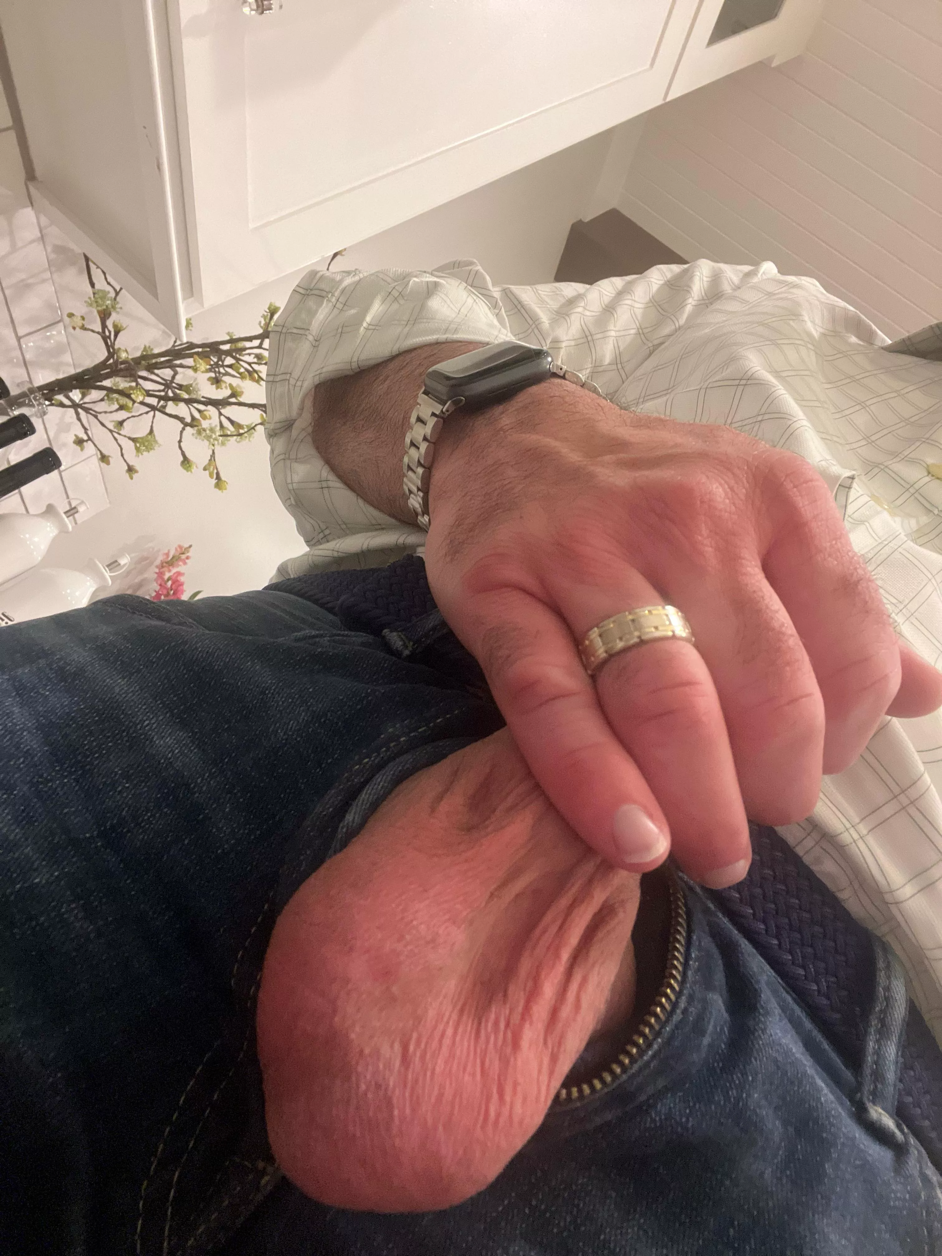 How deez nuts posted by Money_guy01