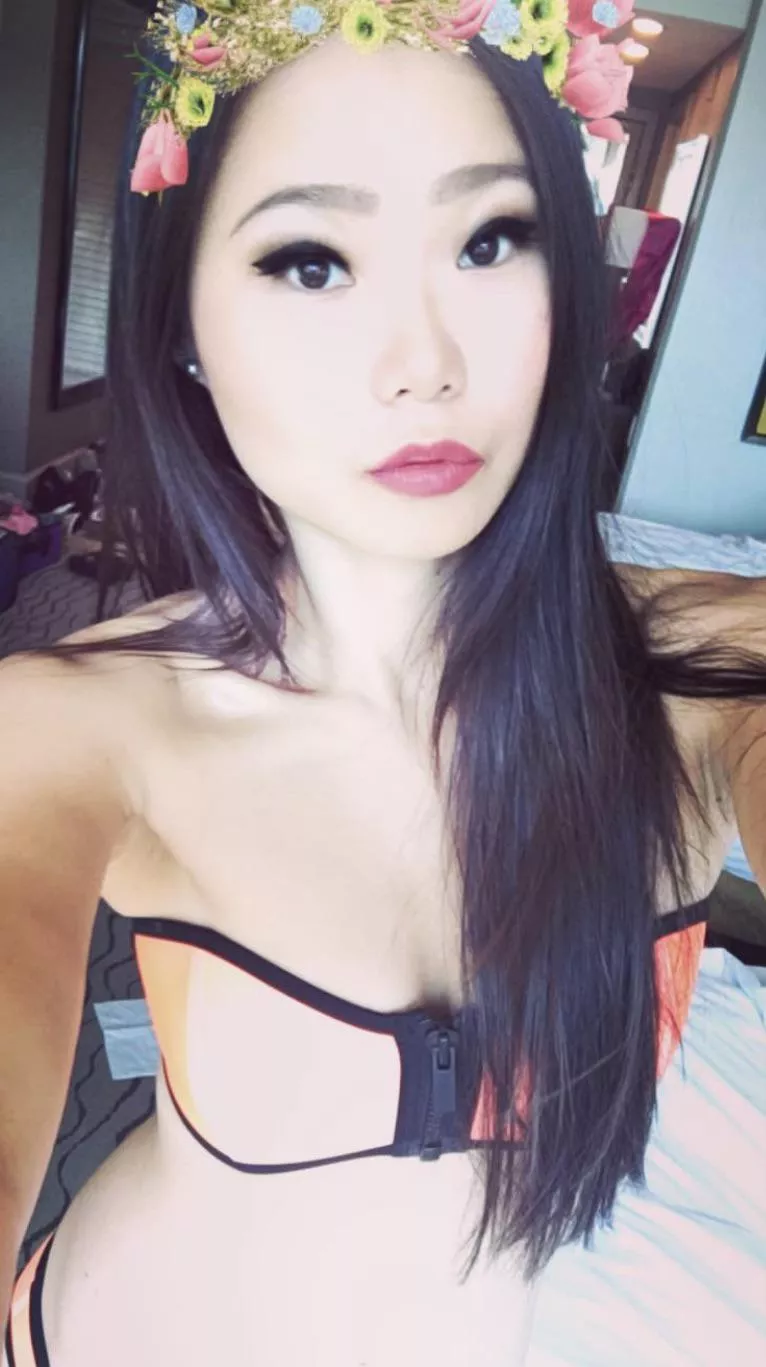 I love bikinis posted by notaverage22